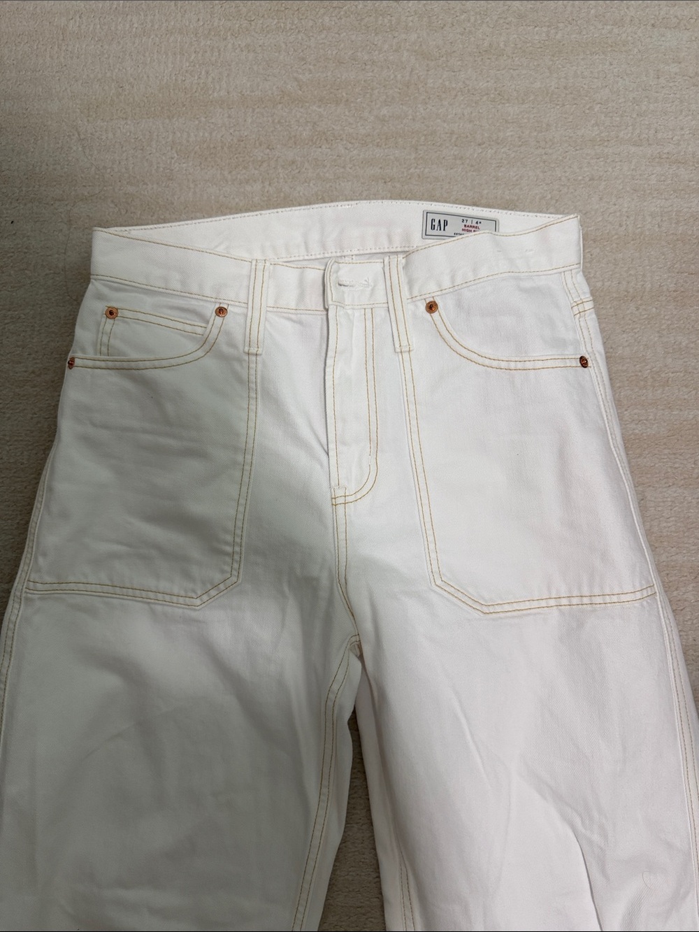 GAP barrel high rise size 27, 4r white jeans - Picture 2 of 7